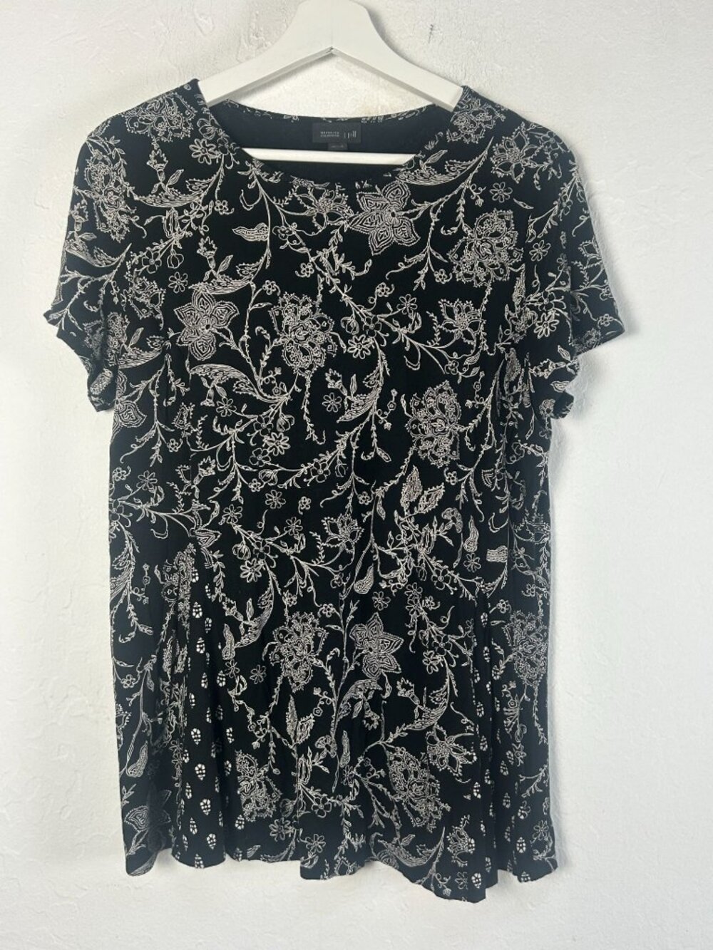 J.Jill Wearever Womens Black White Floral Print Tunic Top Short Sleeve Medium